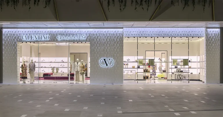 67b17f397635de1298c87b4e_MAISON VALENTINO-og